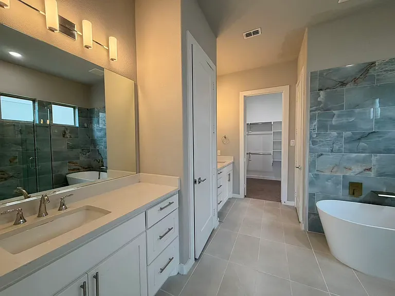 1280 Manfreda St — Photo 16