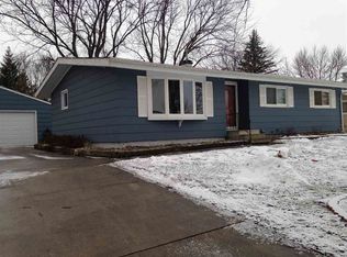 412 Sunny Lane St, Denver, IA 50622