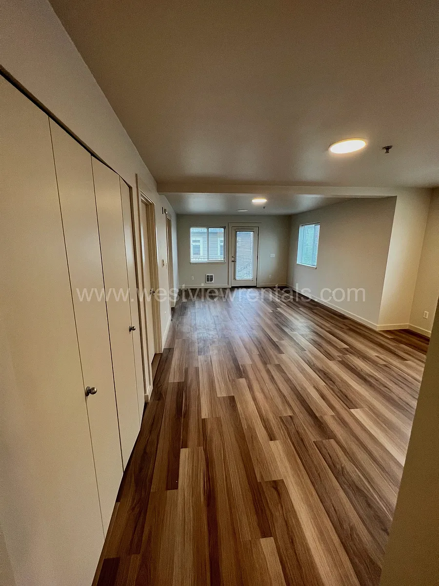 Building Photo - 139 Prince Ave #104