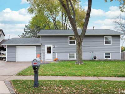 3461 Clearwater Dr, Bettendorf, IA, 52722
