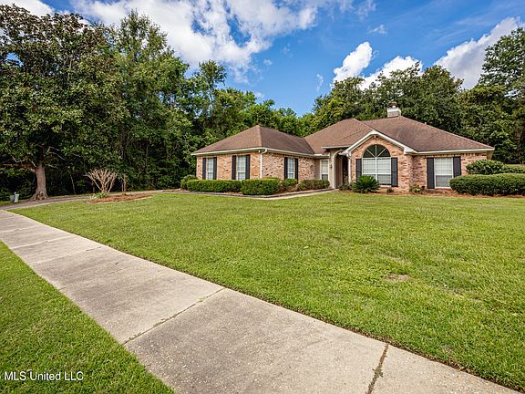2nd image of 813 Magnolia Bayou Blvd