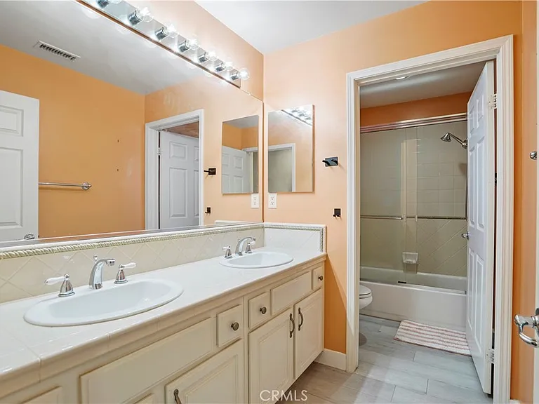20600 Vercelli Way — Photo 32