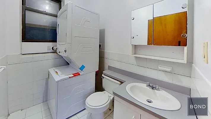 Rented by Bond New York | media 9