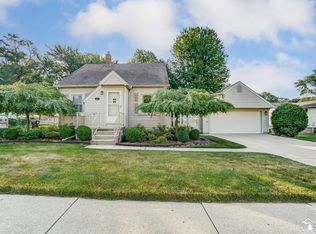 877 Patterson Dr, Monroe, MI 48161