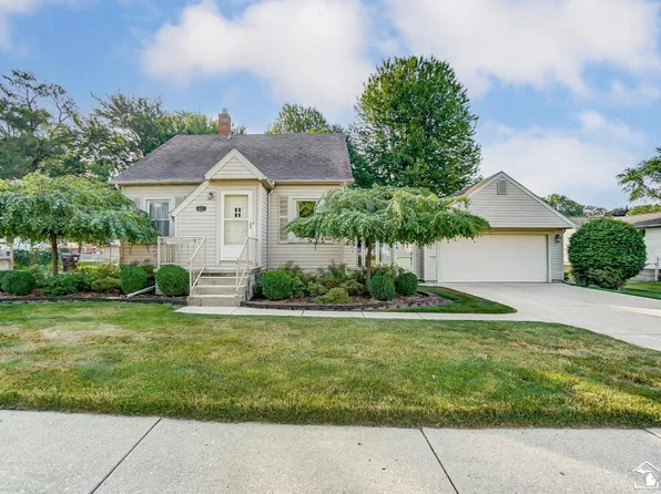 877 Patterson Dr, Monroe, MI 48161