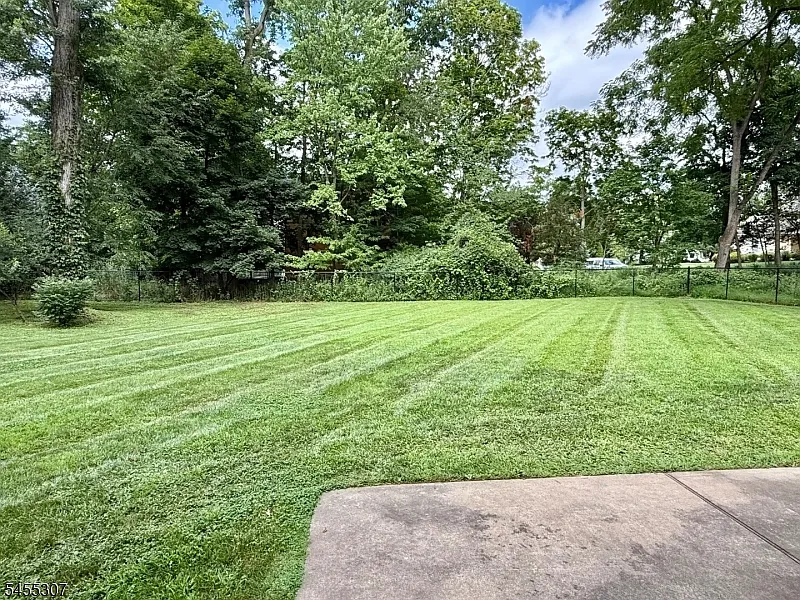 4 bed, 2.0 bath, $6,200 — Photo 3