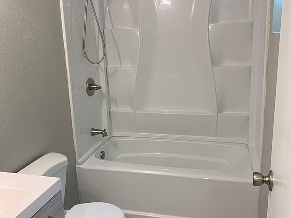 5th image of 2575 Crystal Dr #1