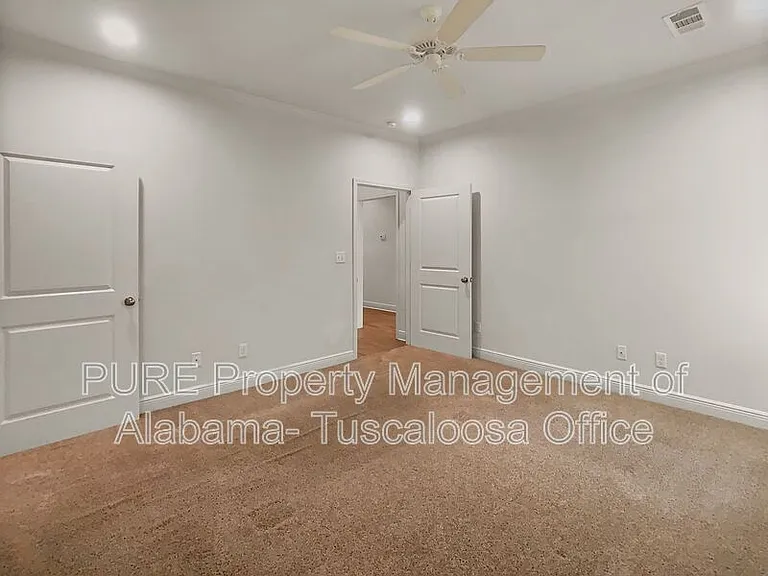5035 Easton Dr — Photo 13