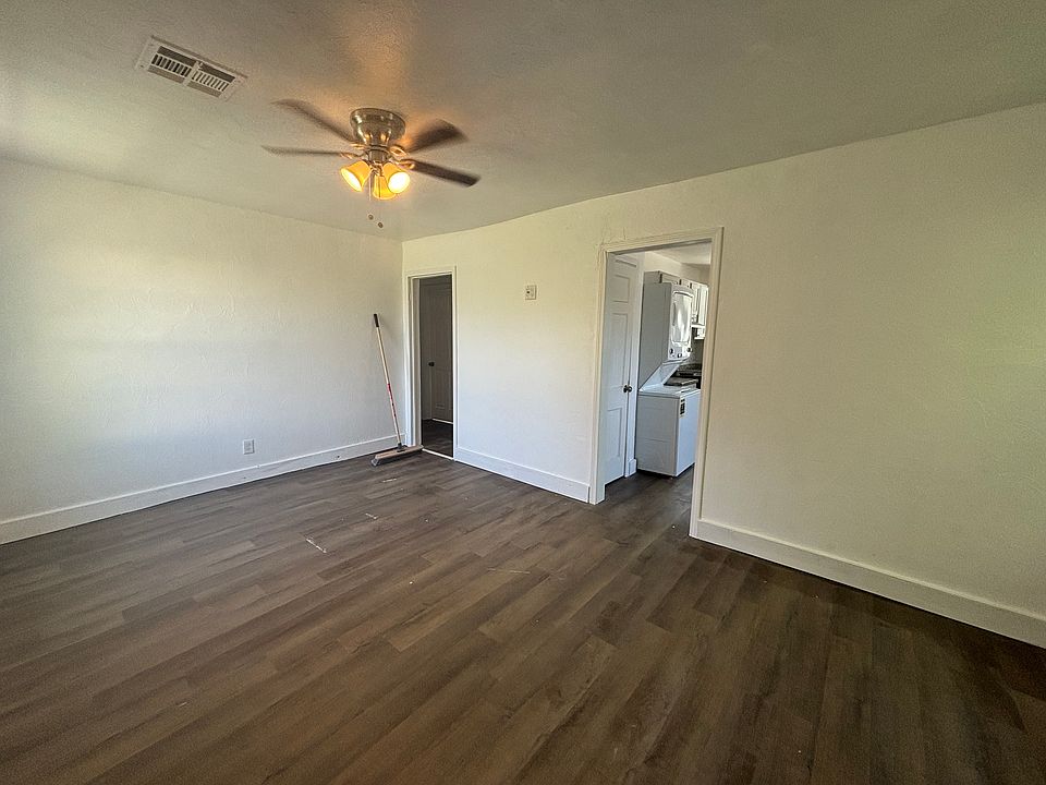 1st image of 508 E Douglas Dr