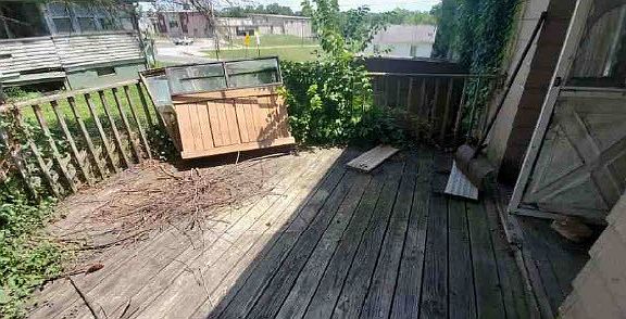 2nd image of 2304 Gladys Ave