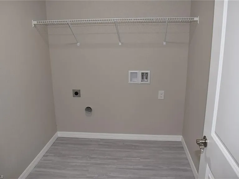 1544 Waldorf Dr — Photo 23