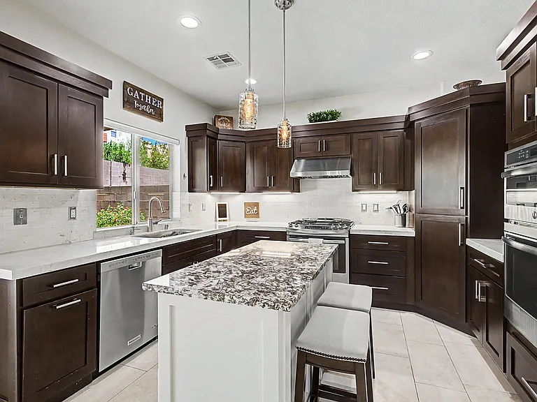 2025 Shining Feather Ln — Photo 16