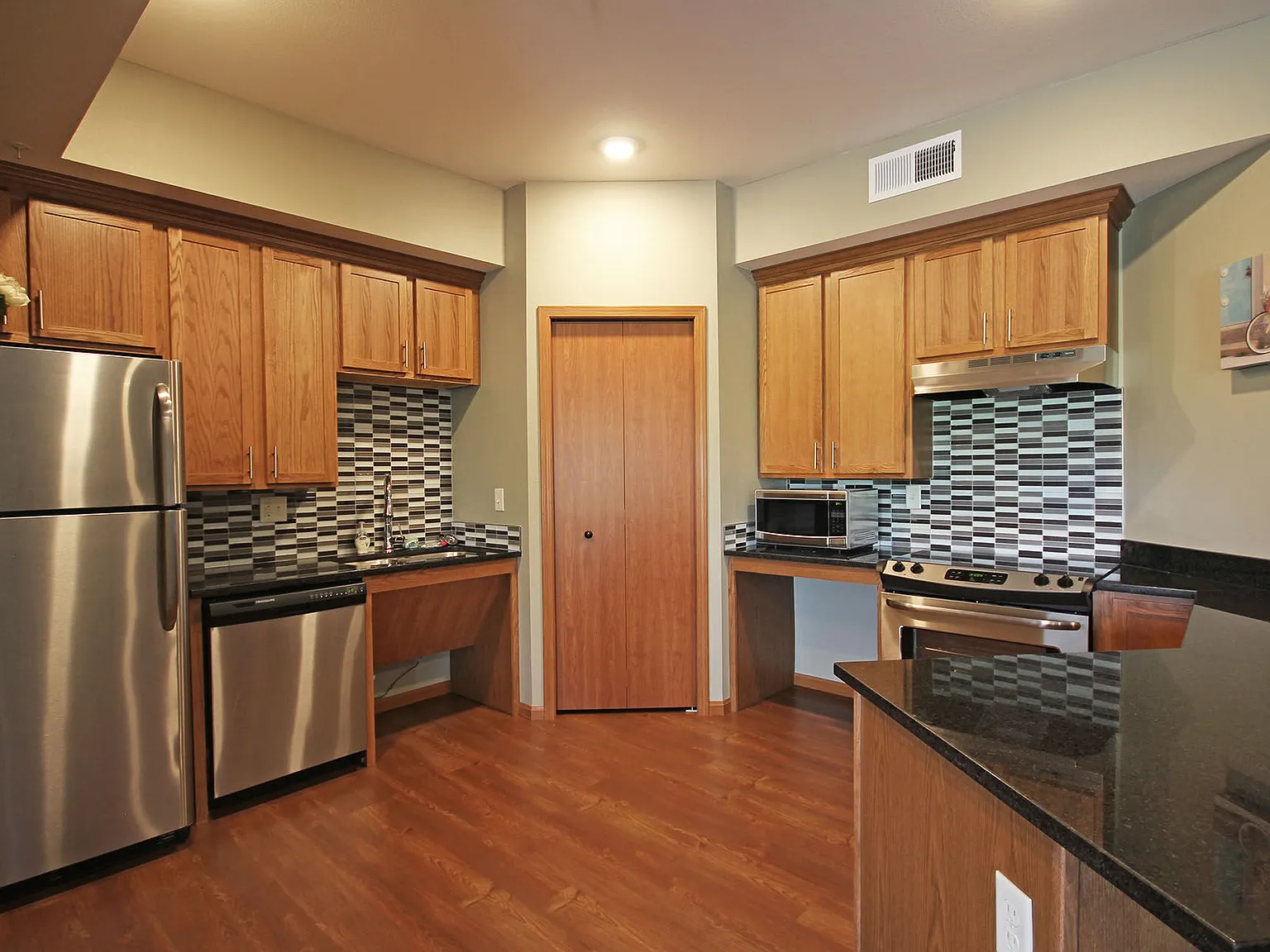 Parkview East — Photo 2