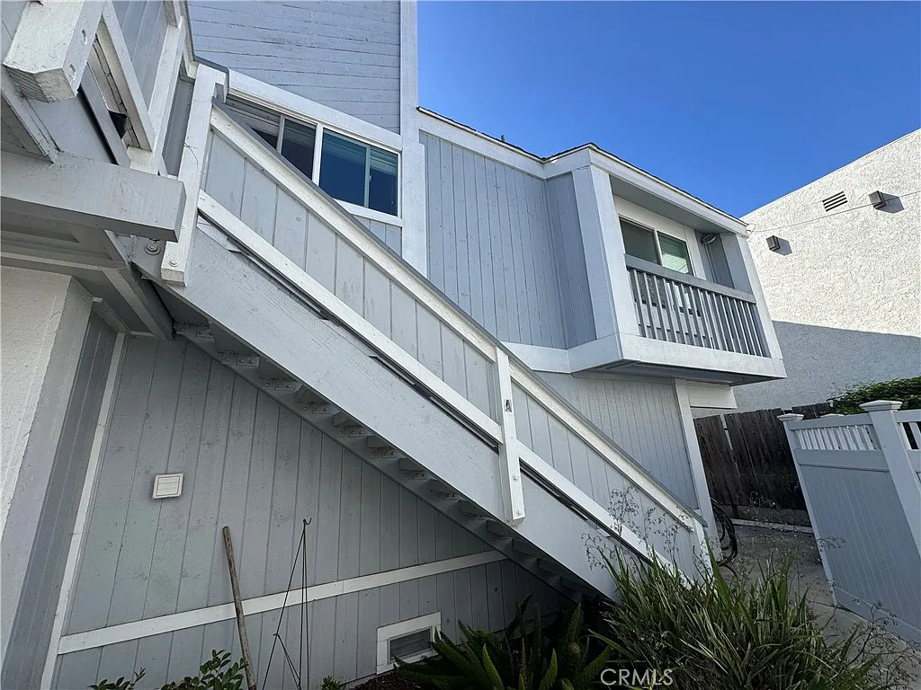 2 bed, 900 sqft, $4,000 — Photo 3