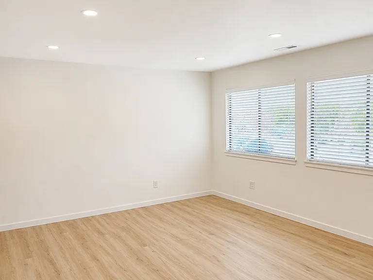 2735 McMorrow Rd — Photo 2