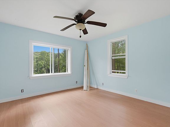 5th image of 6 Bernadette Ln