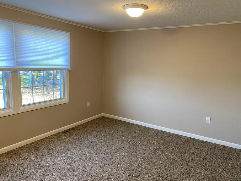 4751 William St — Photo 15