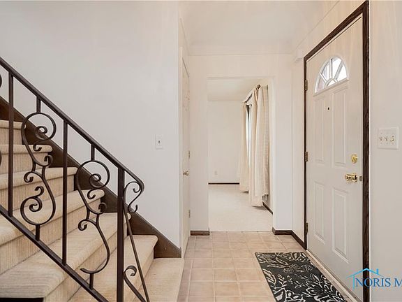5th image of 255 Southwood Dr