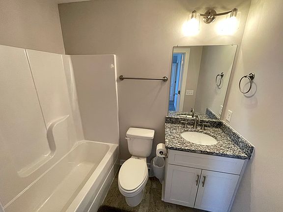 3rd image of 2306 Smedley Ln