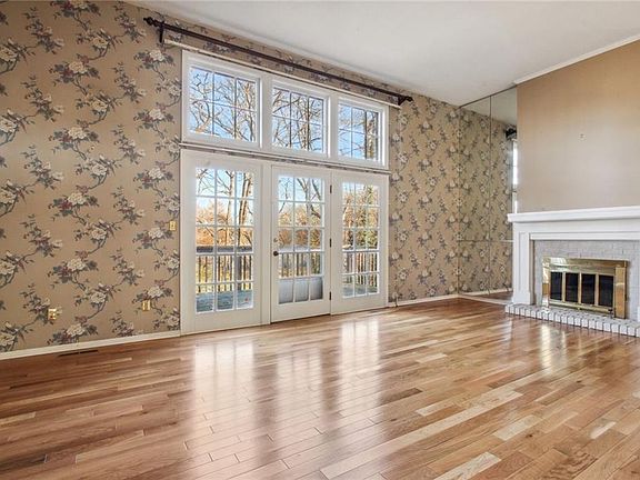 2nd image of 10215 Cedarbrooke Ln