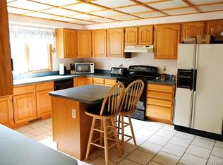 2436 Bowen Rd, Howell, MI 48855