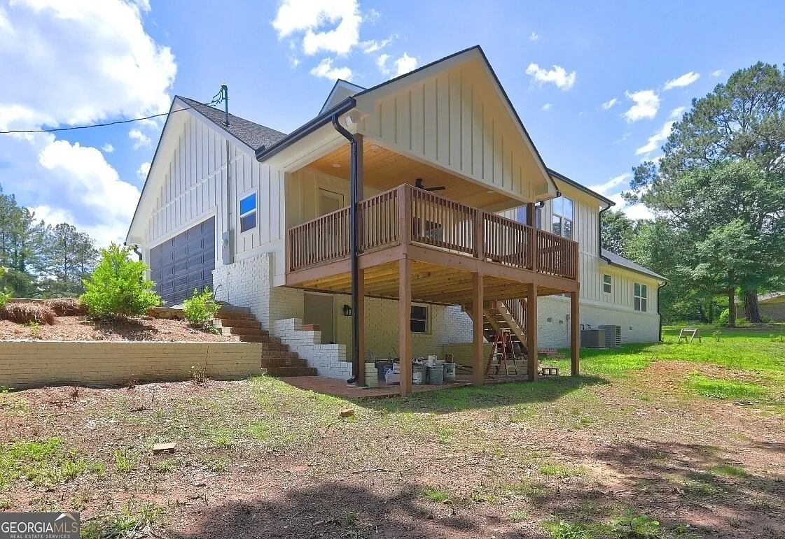 4 bed, 4.0 bath, 3900 sqft, $3,500 — Photo 2