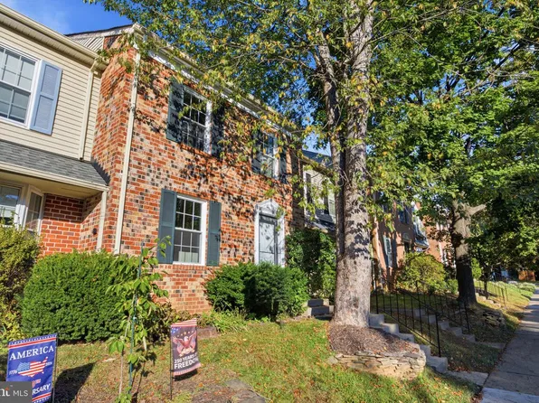 10342 Granite Creek Ln, Oakton, VA 22124