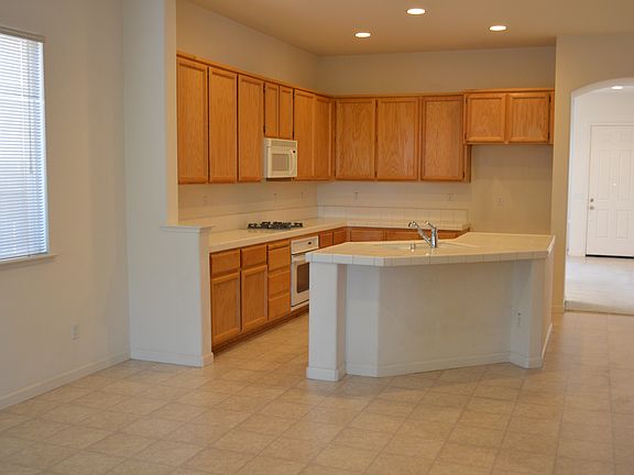 2nd image of 182 Oxburough Dr