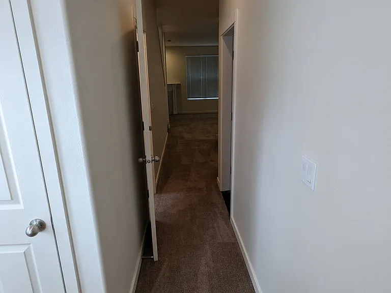 Halsey East Townhomes — Photo 128