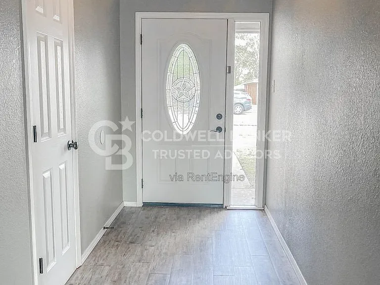 2609 74th Pl — Photo 6