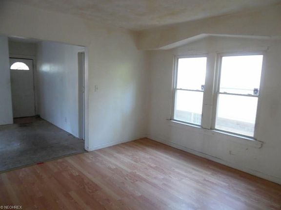 3rd image of 12512 Lenacrave Ave