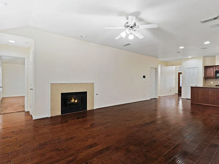 6022 Strong Bank — Photo 16