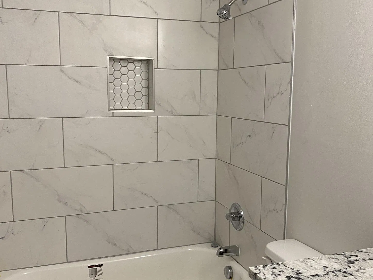 3 bed, 920 sqft, $950 — Photo 3