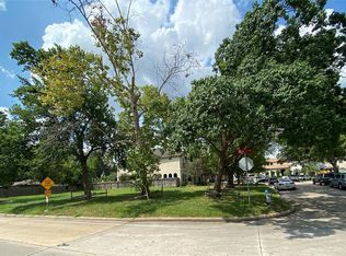 801 Circle Dr, Bellaire, TX 77401