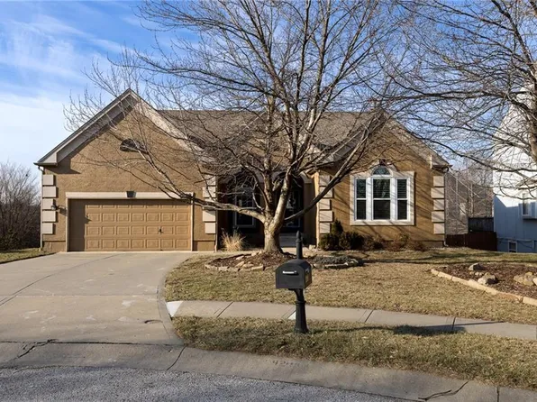 9208 N Campbell Ct, Kansas City, MO 64155