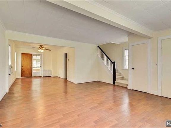 4th image of 60 E Almira St