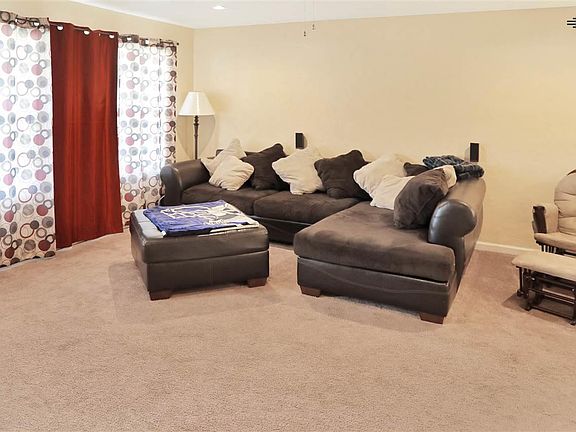 4th image of 1725 N Oriole Dr