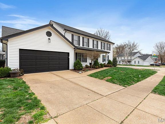 2nd image of 1462 Carriage Bridge Trl