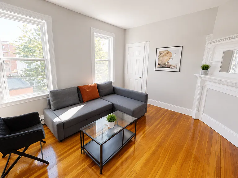 147 Columbia St #2L — Photo 2