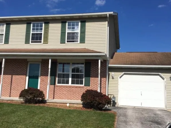 26 Antler Ln #26, New Oxford, PA 17350