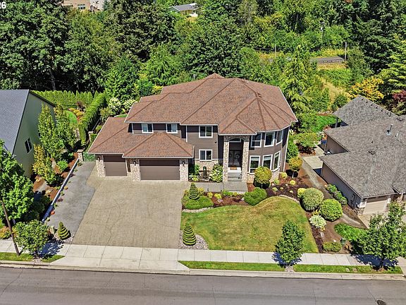 2nd image of 211 SE Gabbert Rd