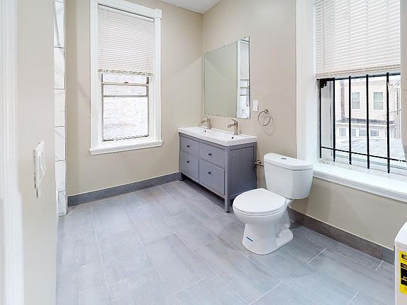 4th image of 1863 Willington St #2
