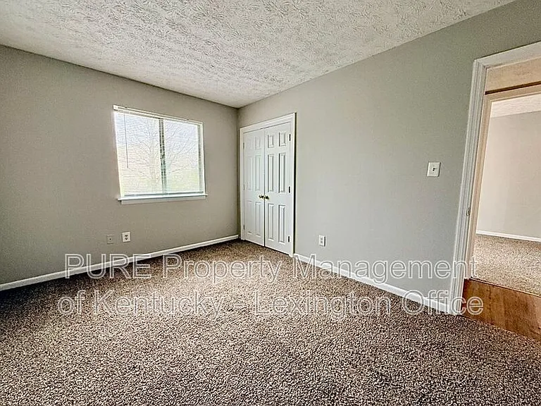 3772 Camelot Dr #4 — Photo 11