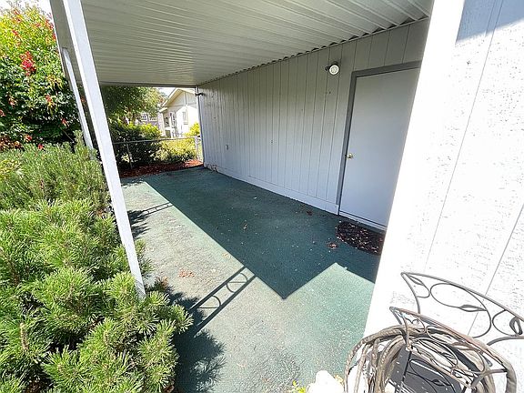 3rd image of 1514 Garwood Way N