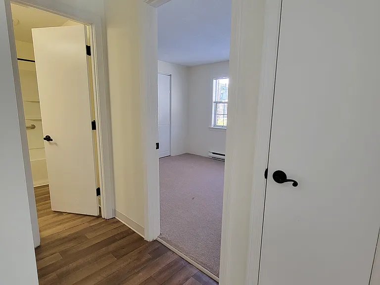 Remodeled 2-bed apartment