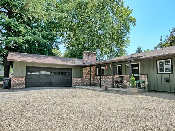 2162 Happy Valley Dr, Medford, OR 97501