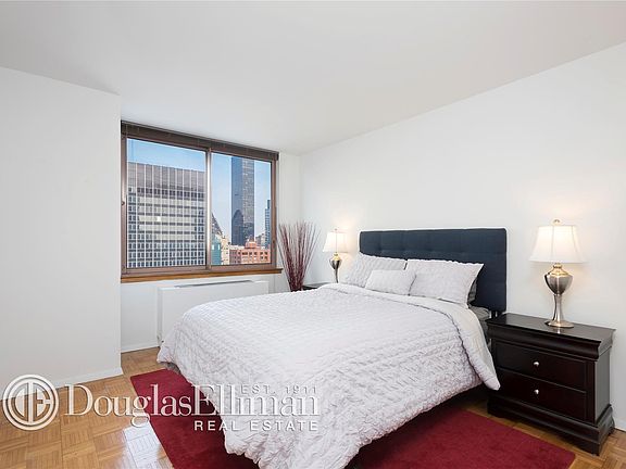 4th image of 235 E 40th St APT 36E