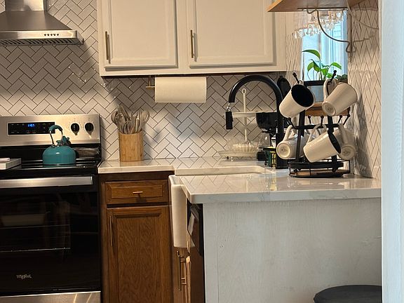 5th image of 509 Malibu Dr SE #1