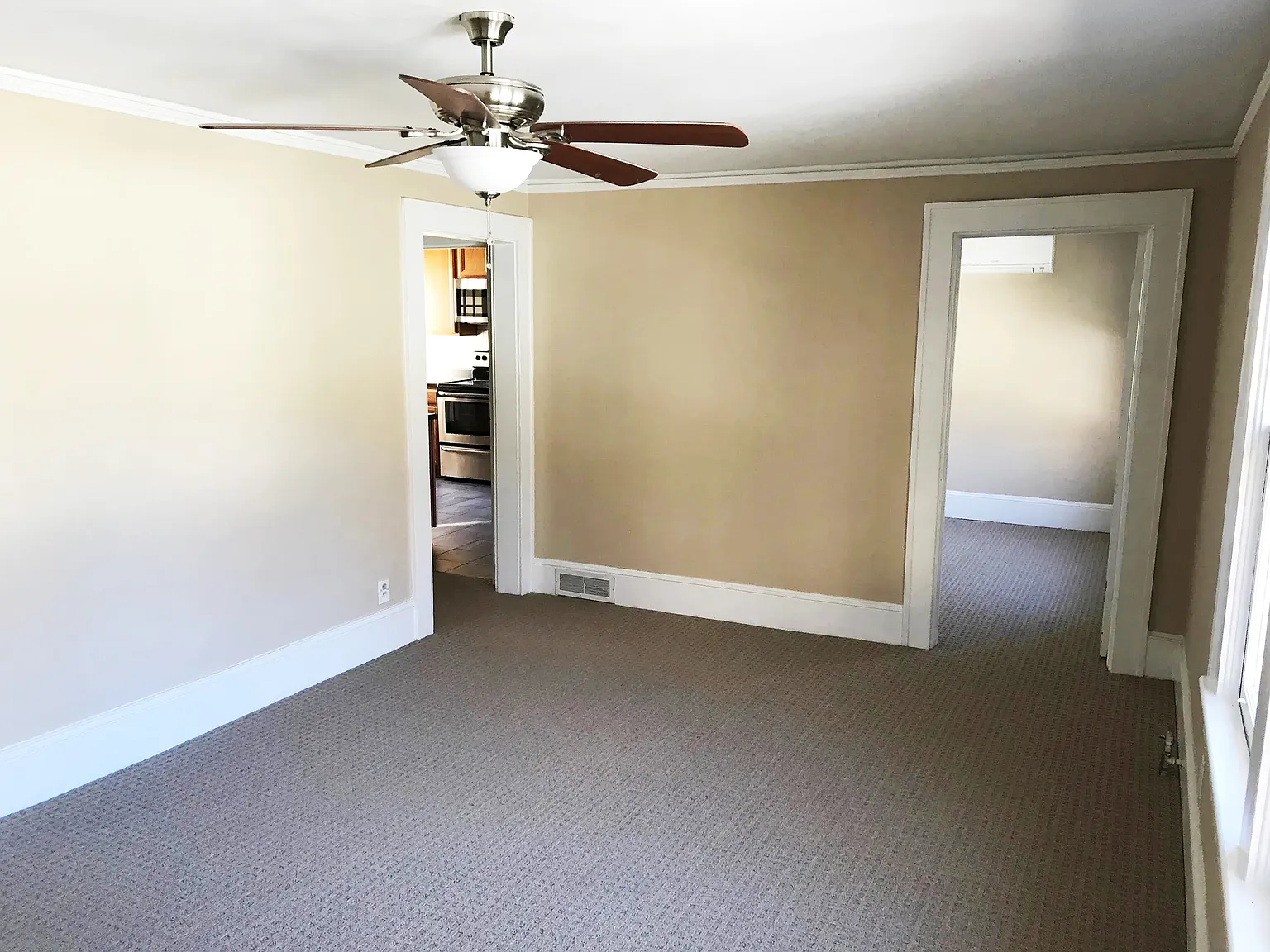 83 Baird Street - B — Photo 4