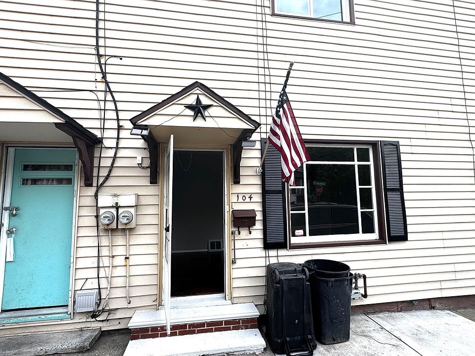 1st image of 104 Catherine St